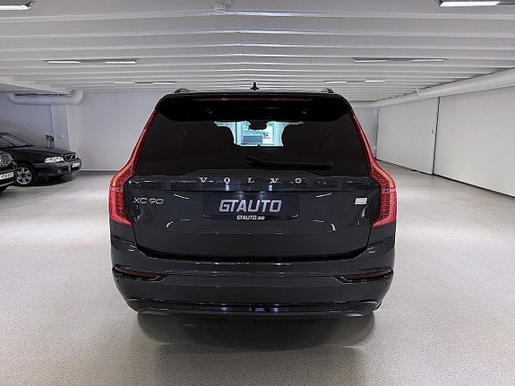 Volvo XC90 8 of 30
