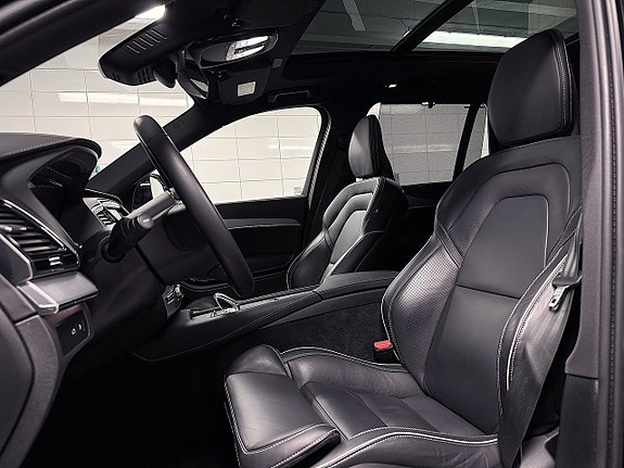 Volvo XC90 28 of 30