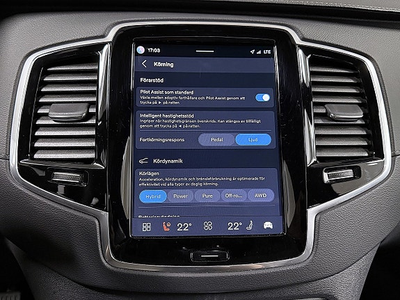 Volvo XC90 23 of 30