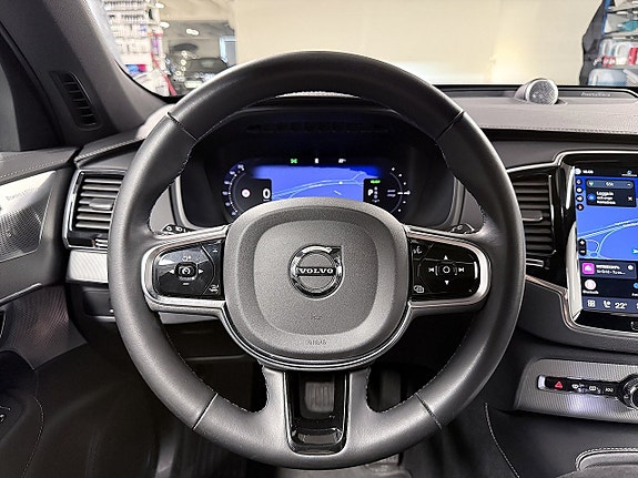 Volvo XC90 13 of 30
