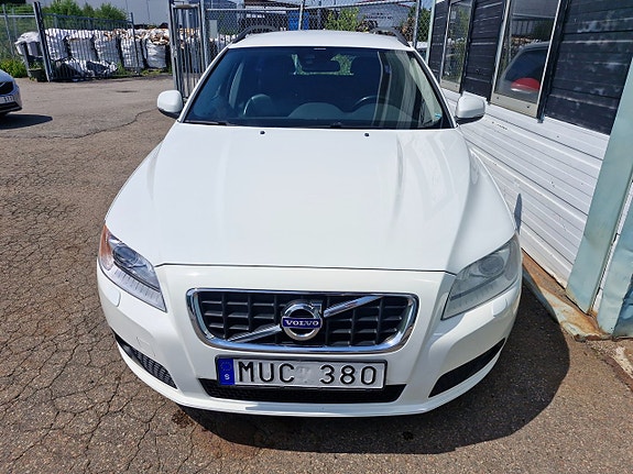 Volvo V70 8 of 8