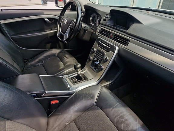Volvo V70 6 of 8
