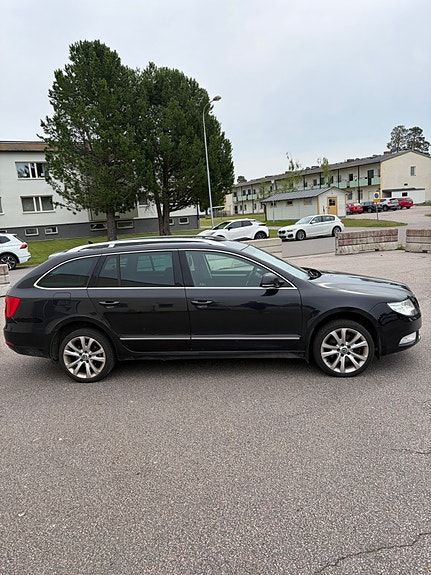 Skoda Superb 3 of 5
