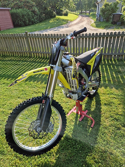 Suzuki RMZ 250 4 of 5