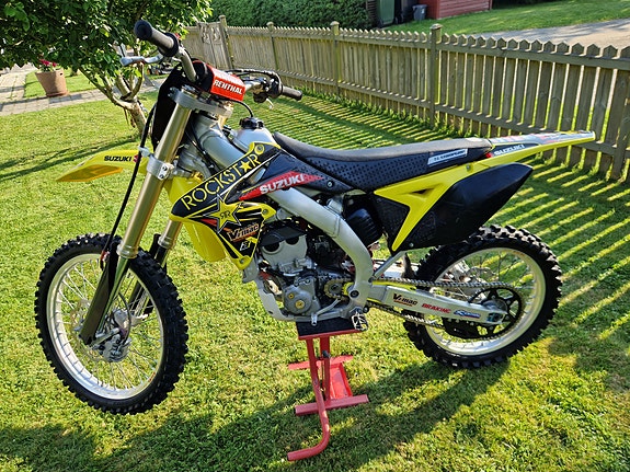 Suzuki RMZ 250 3 of 5