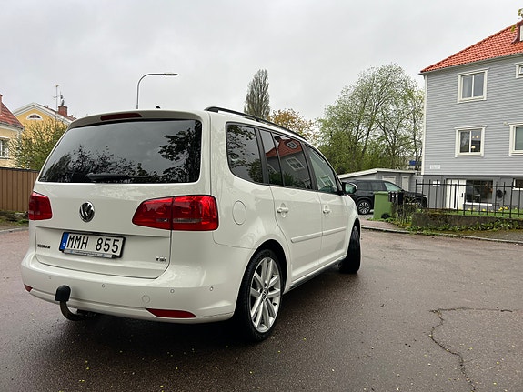 Volkswagen Touran 4 of 13