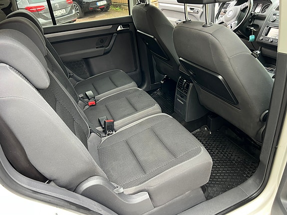 Volkswagen Touran 8 of 13
