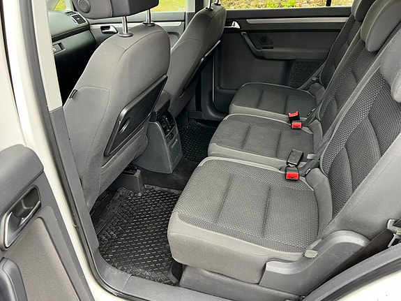 Volkswagen Touran 7 of 13