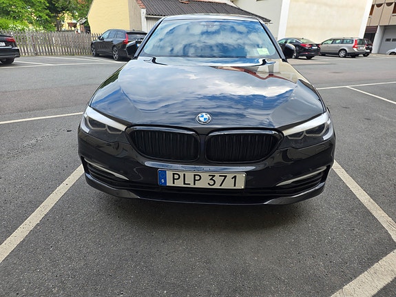 BMW 520d 4 of 5