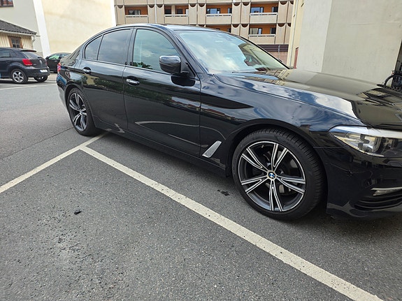 BMW 520d 3 of 5