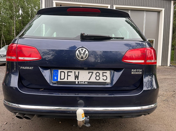 Volkswagen Passat 2 of 5