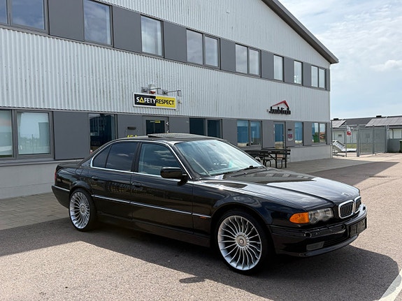 BMW 740i 6 of 6