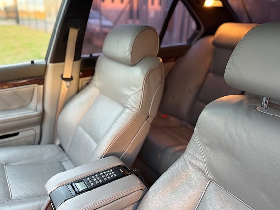 BMW 740i 7 of 10