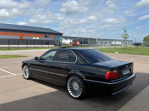 BMW 740i 5 of 5