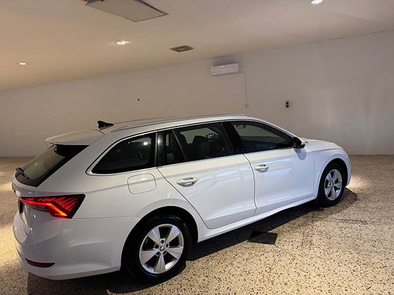 Skoda Octavia 3 of 5