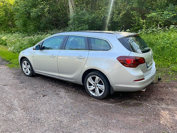 Opel Astra 2 of 5
