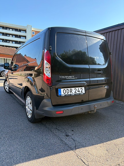Ford Transit Connect 4 of 5