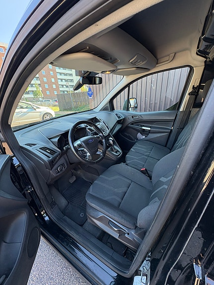 Ford Transit Connect 2 of 5