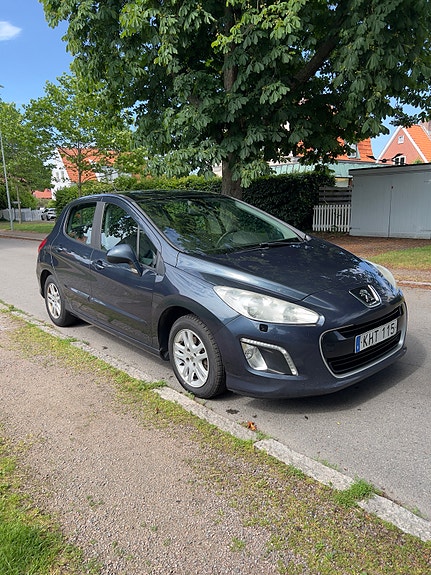 Peugeot 308 3 of 5