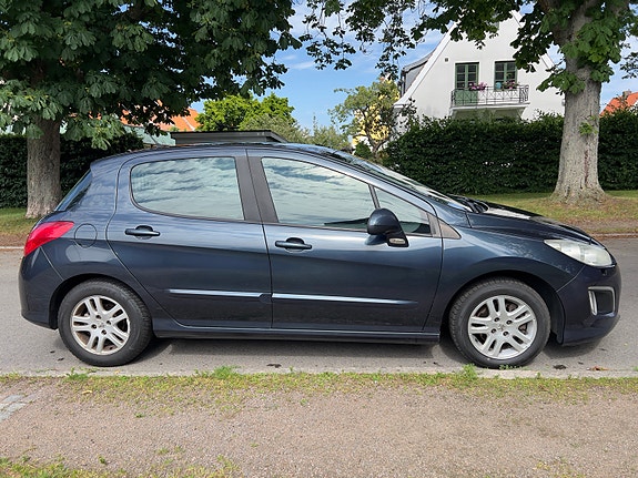 Peugeot 308 4 of 5