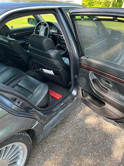 BMW 740i 5 of 5