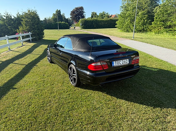 Mercedes-Benz CLK320 2 of 5