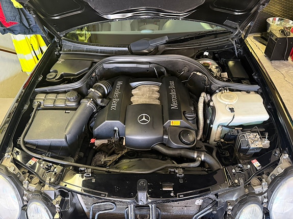 Mercedes-Benz CLK320 13 of 13
