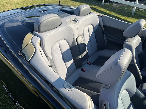 Mercedes-Benz CLK320 10 of 13
