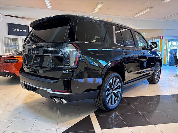 Chevrolet Tahoe 4 of 5
