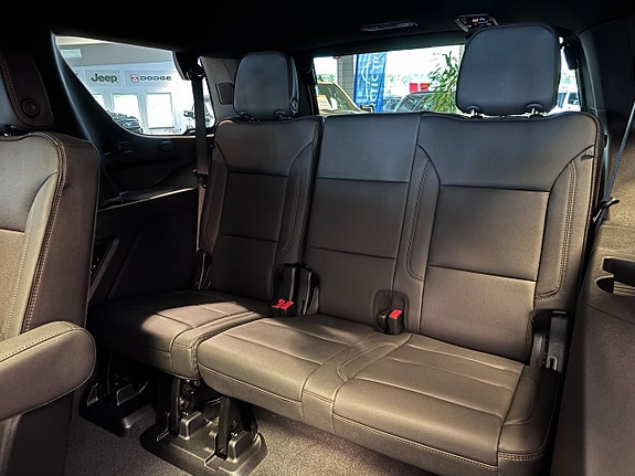 Chevrolet Tahoe 9 of 17