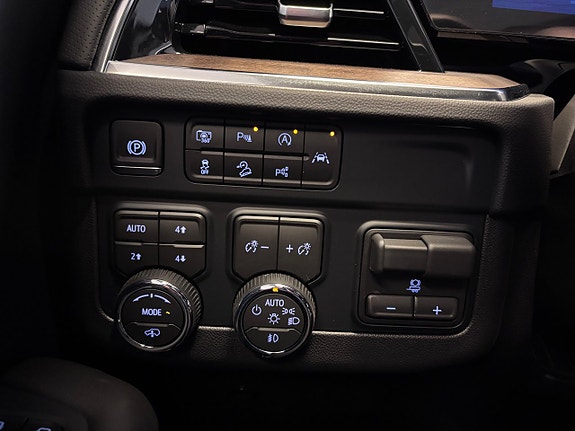 Chevrolet Tahoe 15 of 17