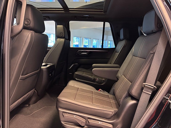 Chevrolet Tahoe 8 of 17
