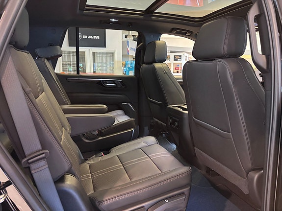 Chevrolet Tahoe 10 of 17