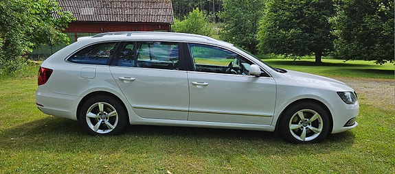 Skoda Superb 4 of 5