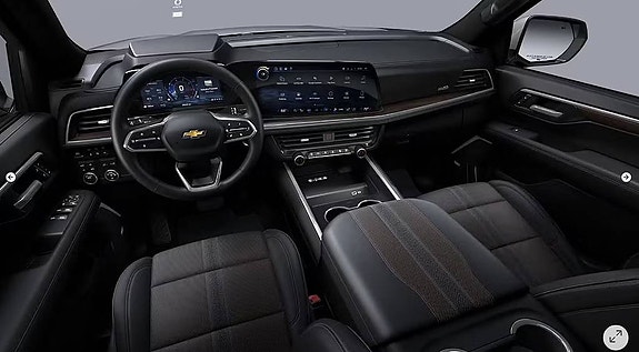 Chevrolet Suburban 4 of 5