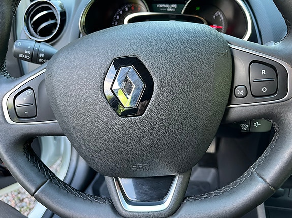 Renault Clio 2 of 5