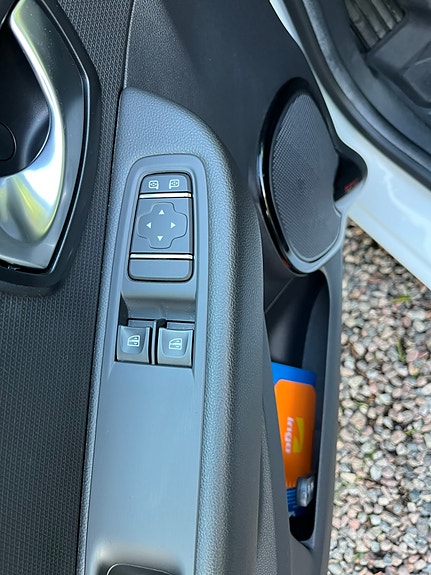 Renault Clio 18 of 24