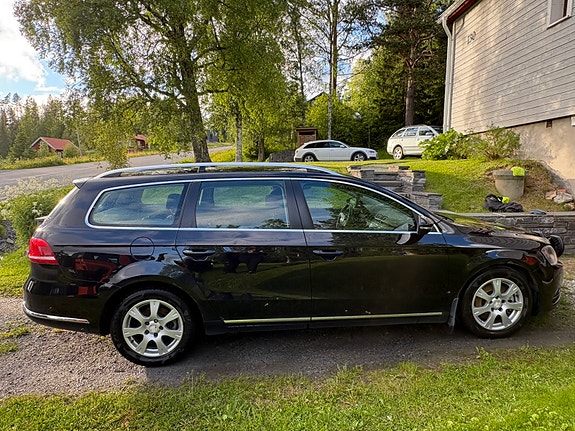 Volkswagen Passat 2 of 5