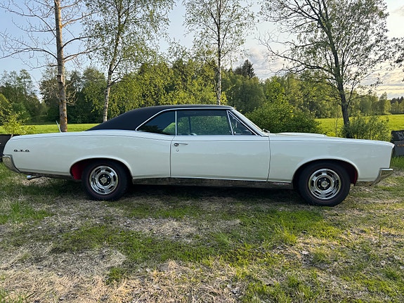 Pontiac GTO 2 of 5