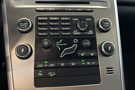 Volvo XC60 16 of 24
