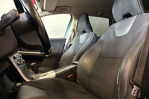 Volvo XC60 13 of 24