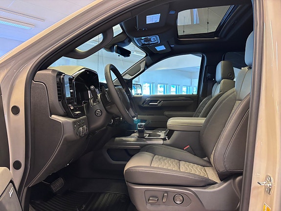 Chevrolet Silverado 1500 7 of 17