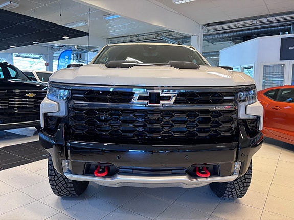 Chevrolet Silverado 1500 6 of 17