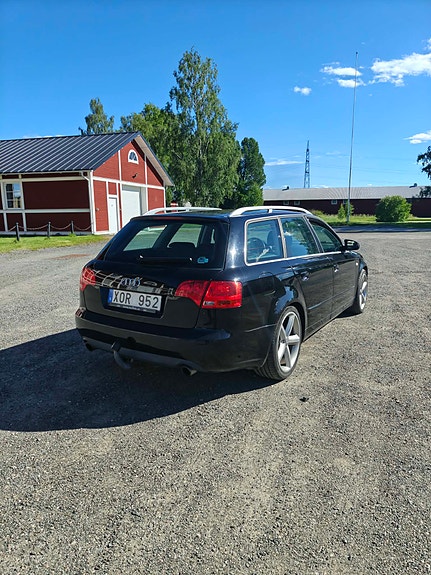 Audi A4 4 of 5