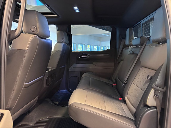 Chevrolet Silverado 1500 8 of 21