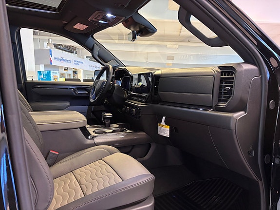 Chevrolet Silverado 1500 9 of 21