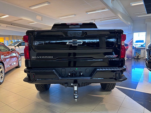 Chevrolet Silverado 1500 3 of 5