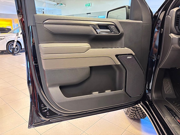 Chevrolet Silverado 1500 12 of 21