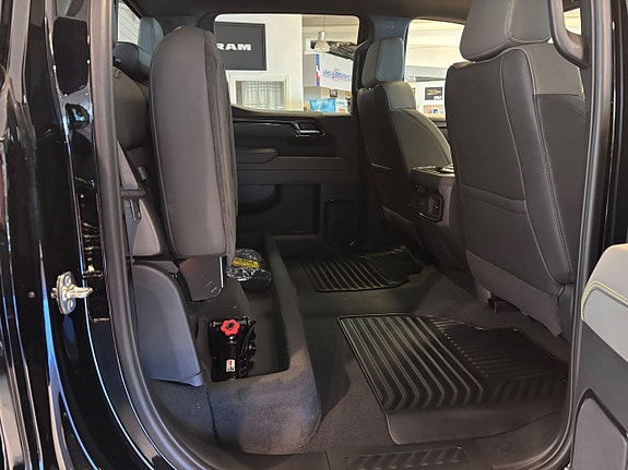 Chevrolet Silverado 1500 11 of 21