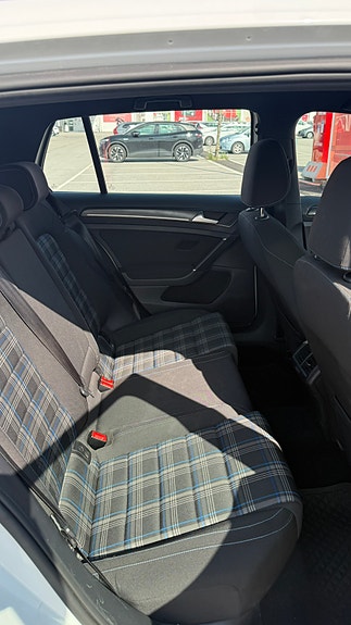Volkswagen Golf VII 7 of 8